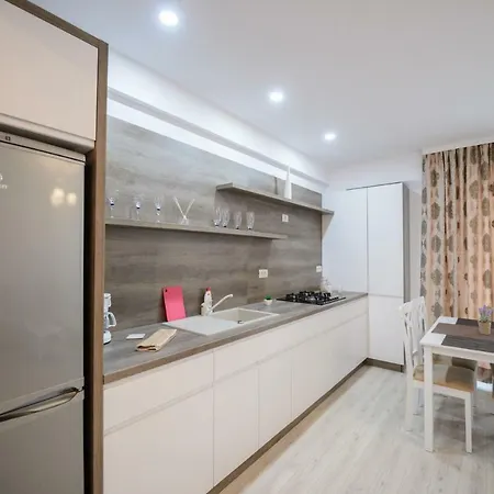 Iannis - Rbk דירה *