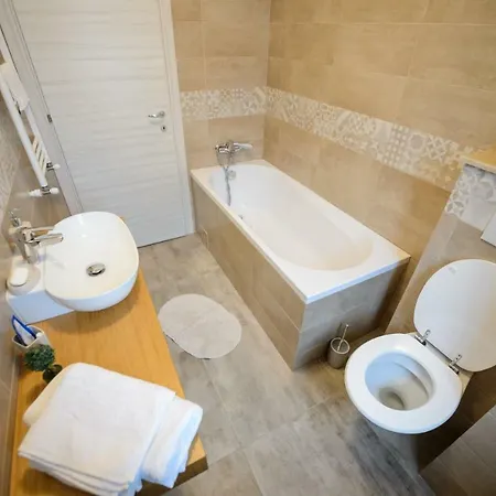 Iannis - Rbk דירה